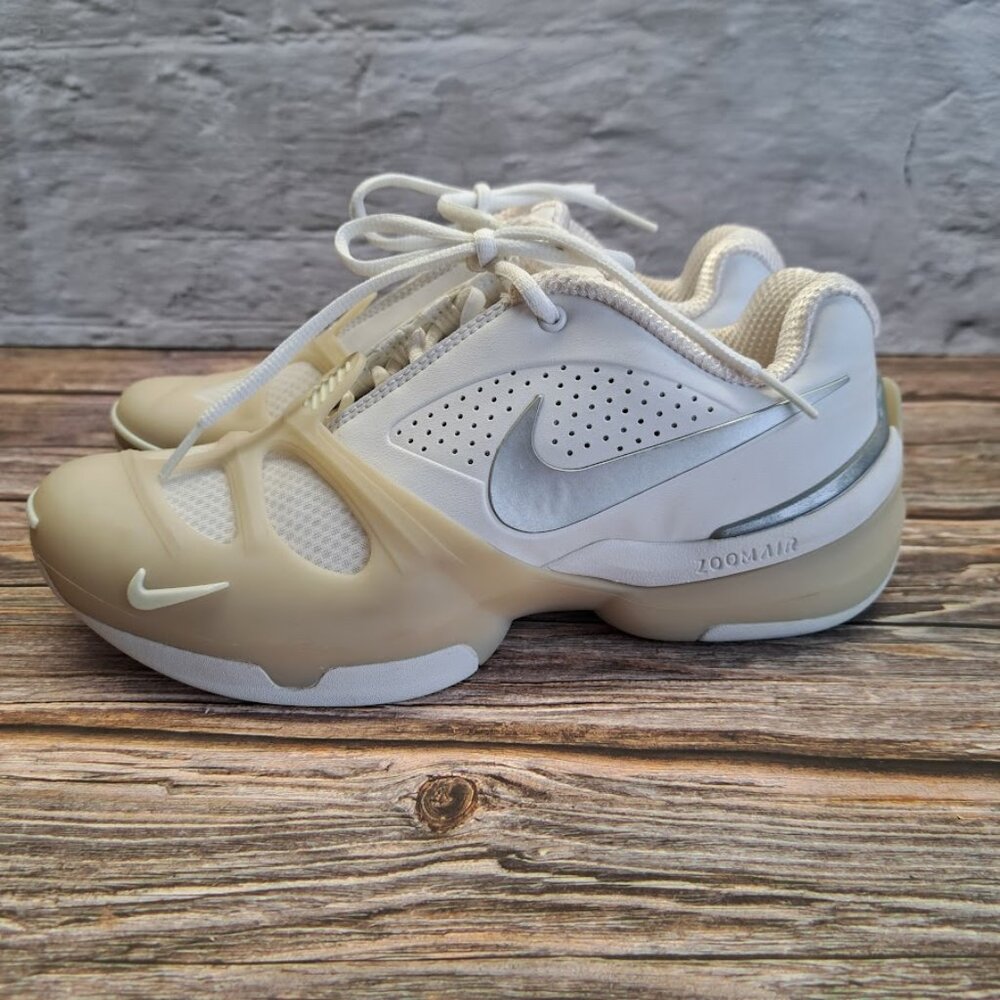 Nike Air Zoom Revive DRC2 athletic shoes in white and Rubber Womens size 7.5